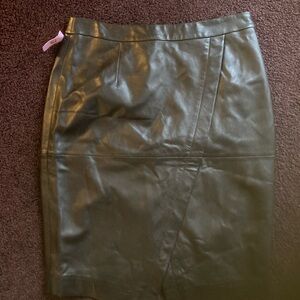 Halogen leather size 4
